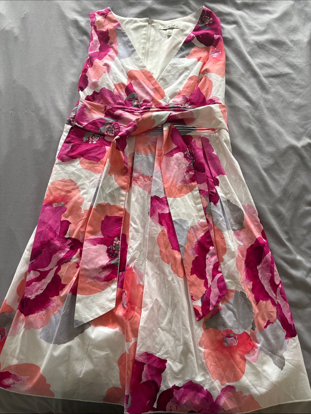 Sleeveless V-Neck Midi Dress in Pink & Coral Floral